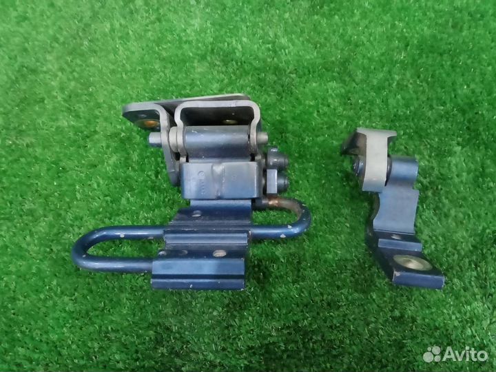 Петля двери (комплект) задняя левая Audi A4 8E B6