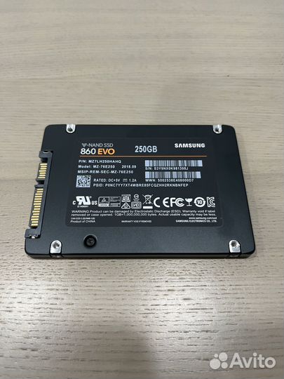 SSD Samsung 860 EVO на 250GB