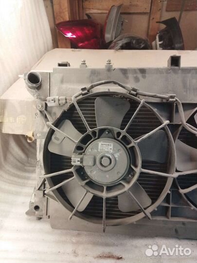 Радиатор вентилятор Toyota Avensis T250