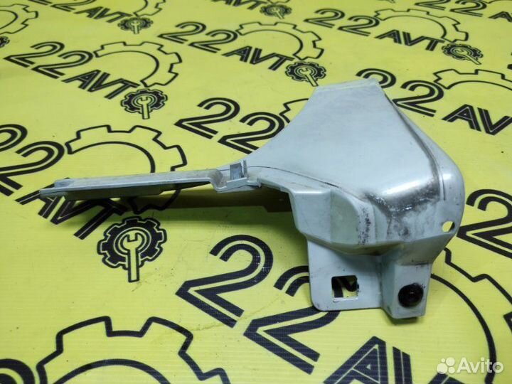 Накладка на крыло передняя правая Toyota Ist NCP60