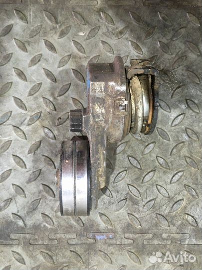 Натяжитель ремня