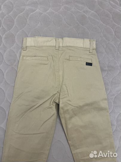 Джинсы бежевые новые 146