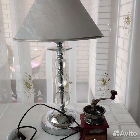 Лампа настольная