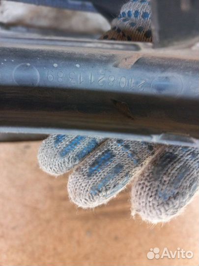 Накладка петли багажника Mercedes-Benz E240 Ат