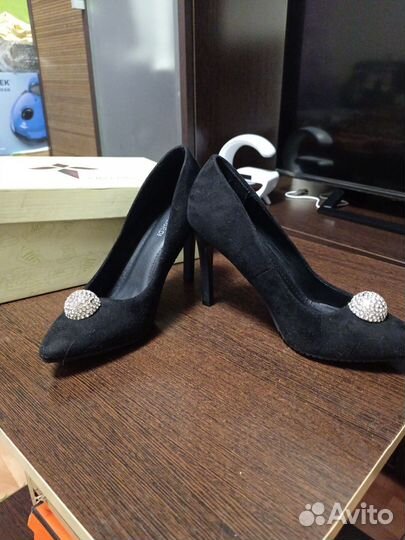 Женская одежда и обувь