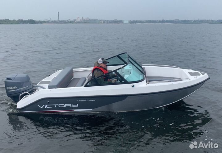 Катер боурайдер Victory 515