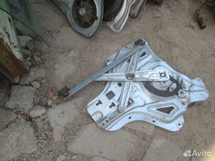 Стеклоподъемник Hyundai ix35 2009-2015г Пер правый