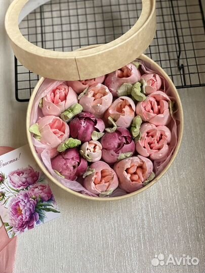 Зефирные тюльпаны в шляпной коробке