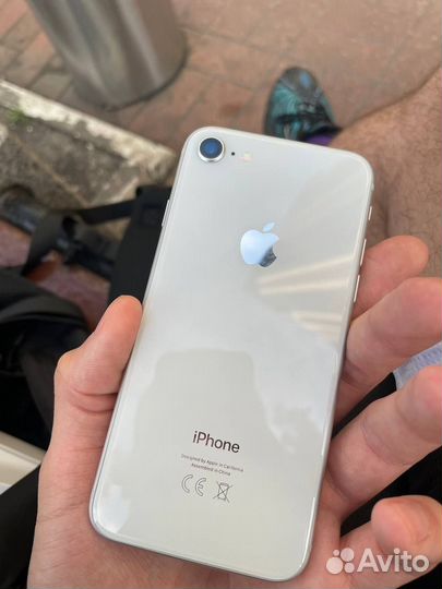 iPhone 8, 64 ГБ