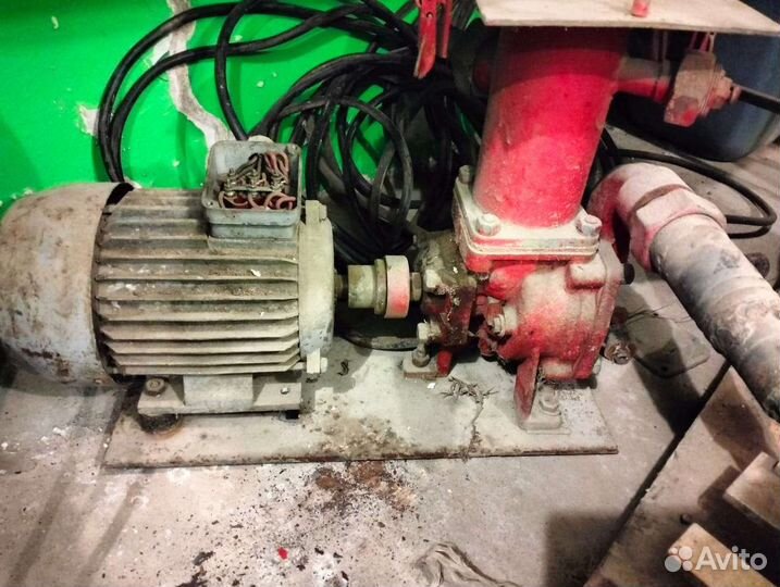 Помпа водяная 380в