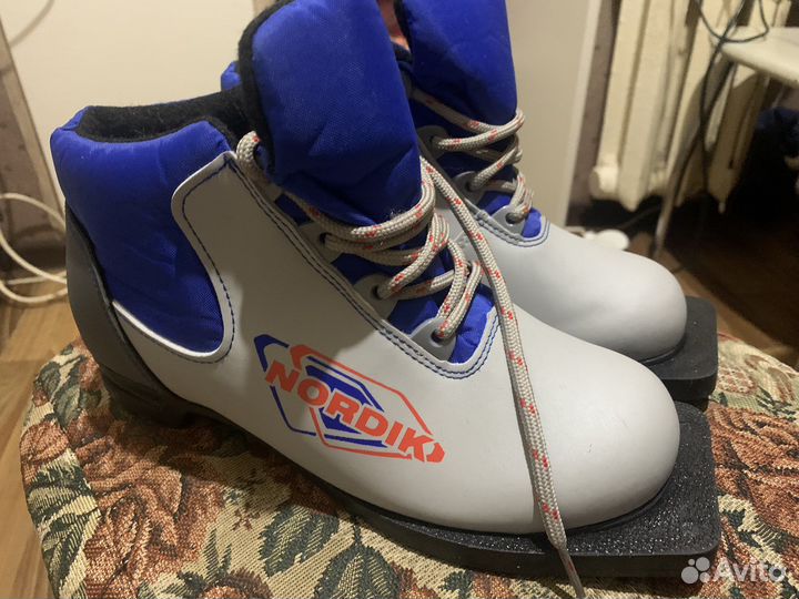 Лыжные ботинки