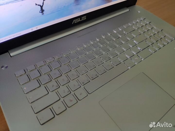 Ноутбук Asus / core i7 / 17 дюймов IPS / GTX