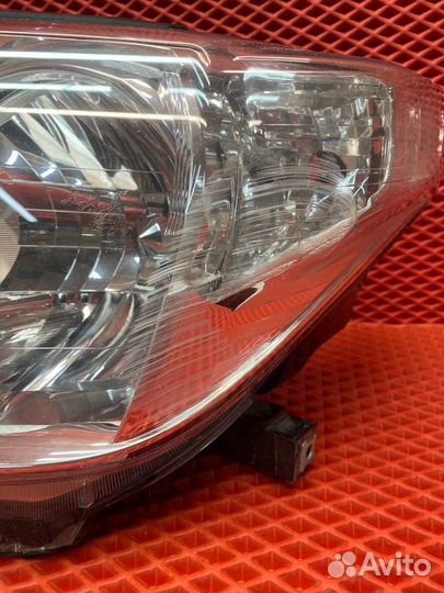 Фара передняя левая Toyota Land Cruiser 200 2010