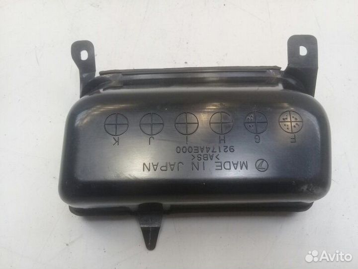 Бардачок Subaru Legacy B4 BEE EZ30D 2002