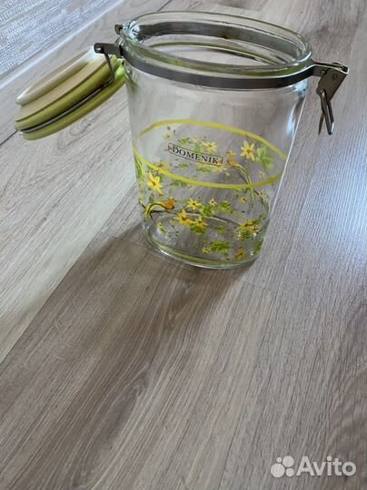 Стеклянная емкость для хранения сипучих продуктов