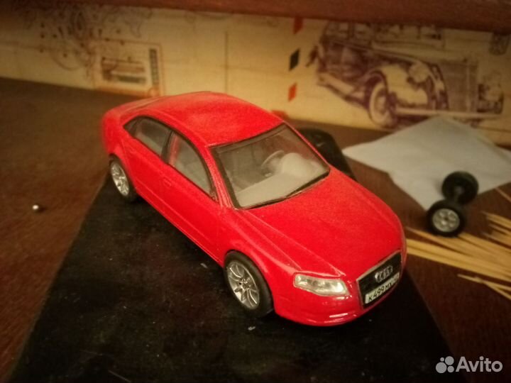 Модель автомобиля 1:43