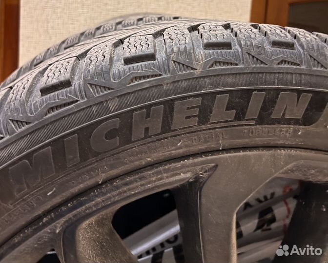 Michelin X-Ice North 4 SUV 275/40 R22 108