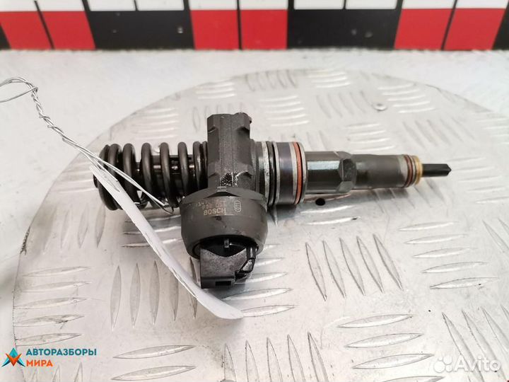 Форсунка Volkswagen Golf 4 2003 038130073AG