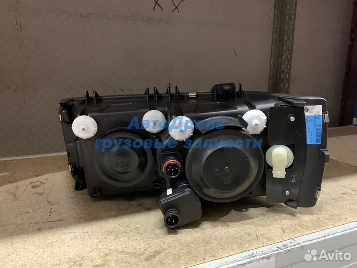 Фара DAF XF95 105 CF65 CF85 правая