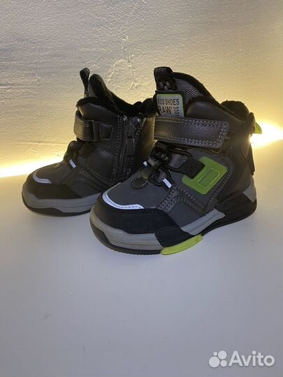 Ботинки демисезонные для мальчика 23
