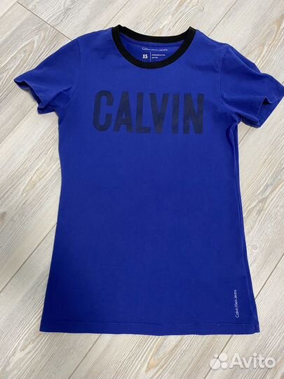 Calvin klein футболка xs