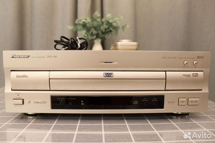 Проигрыватель LD дисков Pioneer DVL-919