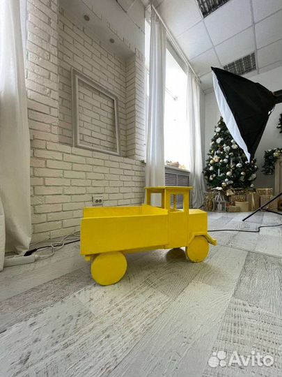 Машина деревянная