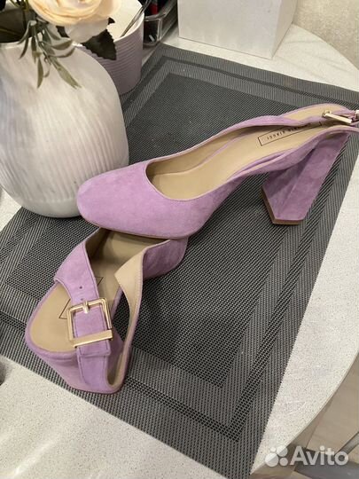 Босоножки новые натуральная замша 38 размер