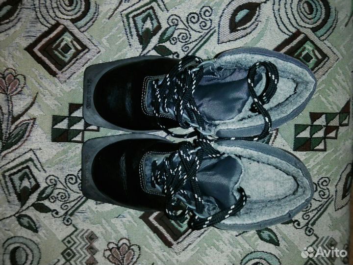 Лыжные ботинки