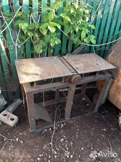 Станина циркулярной пилы с фуганком