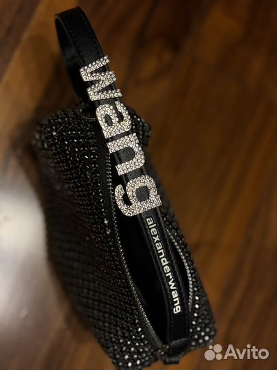 Сумочка очень блестящая Wang