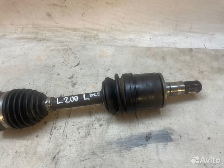 Привод (полуось) передний левый Mitsubishi L200