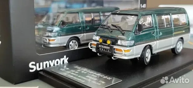 Модель Mitsubishi Delica VAN 4WD 1/43 Sunyork & MC