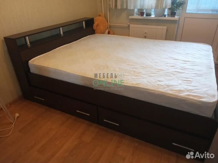 Кровать двуспальная с ящиками