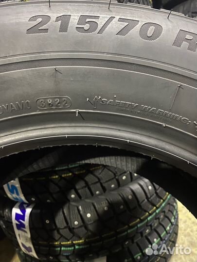 Kumho WinterCraft SUV Ice WS31 215/70 R16 100T