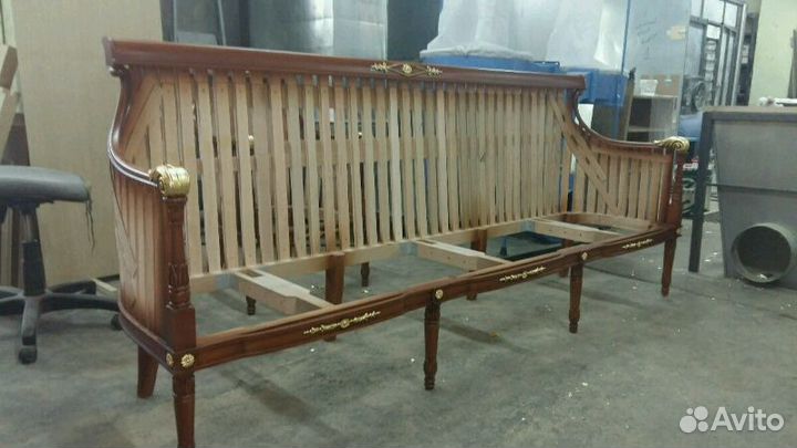 Реставратор мебели