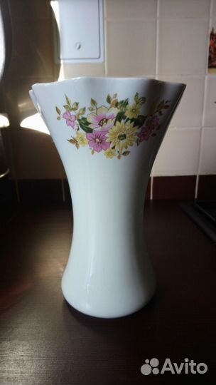 Первомайский фарфор ваза (Песочное)