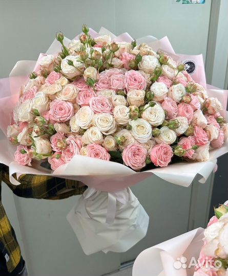 Букет Кустовые розы метровые