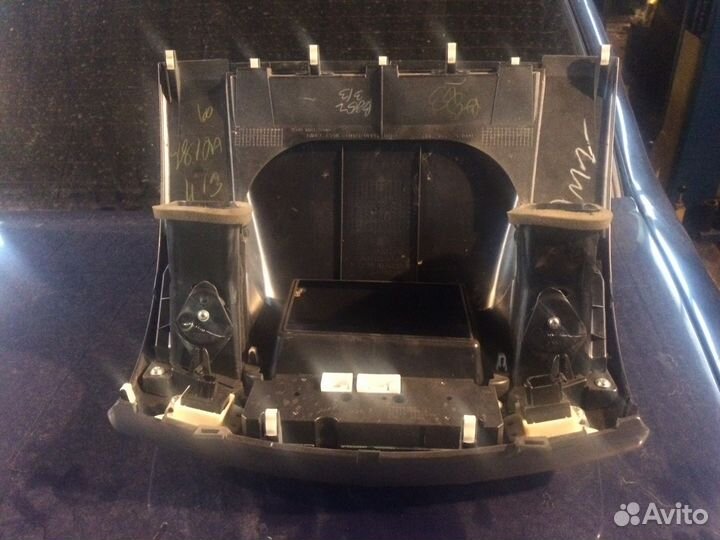 L200 средняя консоль