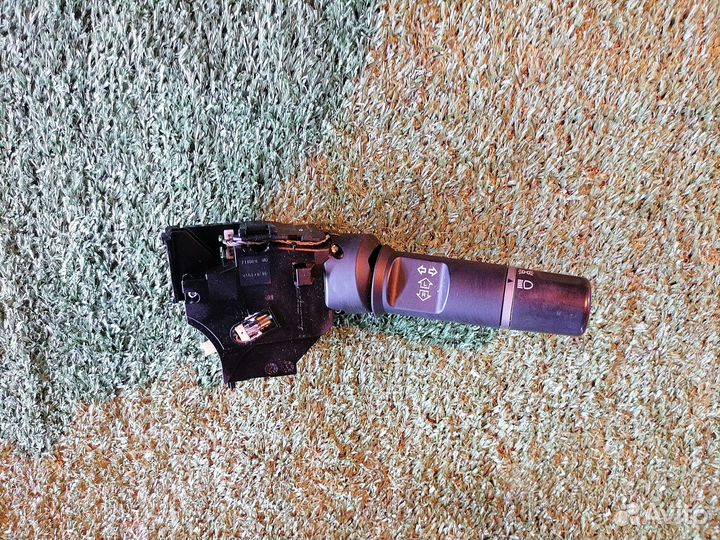 Переключатель подрулевой (света-поворотников) D655