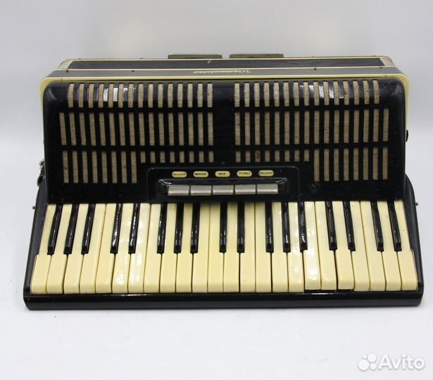 Аккордеон Weltmeister Klingenthaler Harmonikawerke