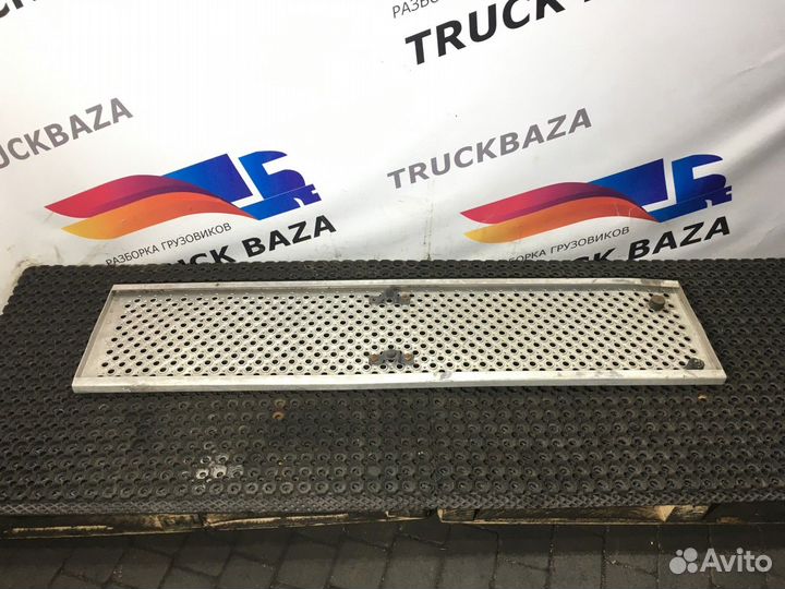 Трап на раму за кабиной Renault Magnum