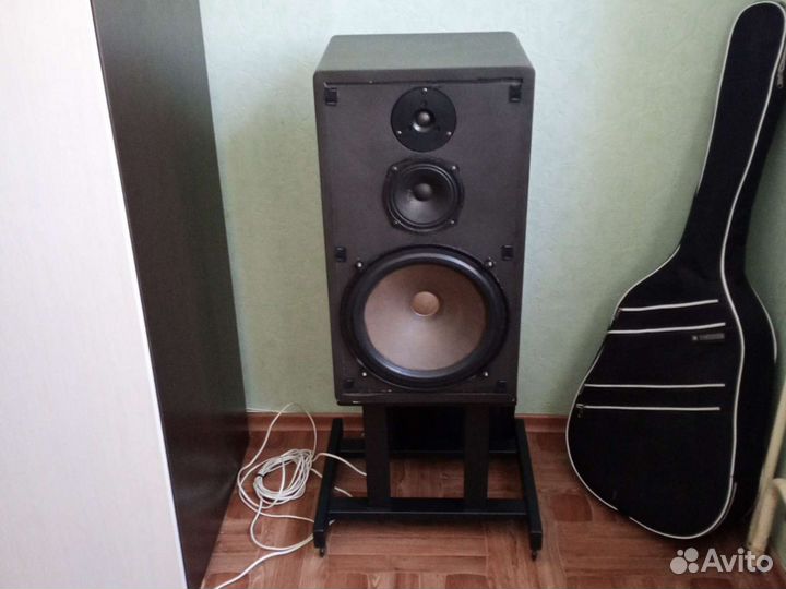 Акустические колонки напольные EI HZK 12031