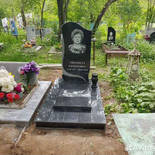 Памятники