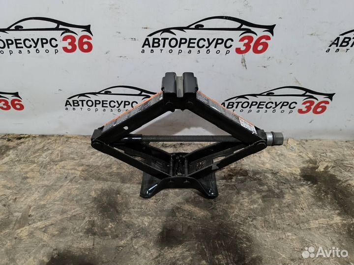 Домкрат Опель Инсигния