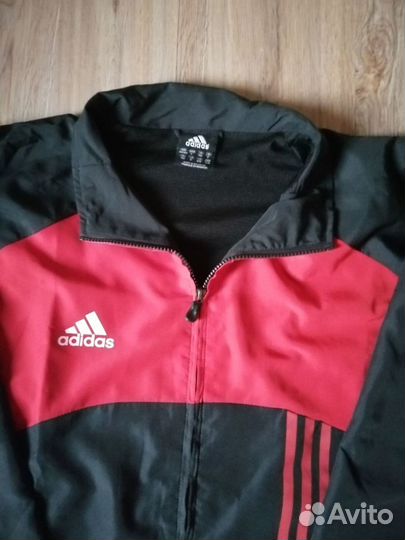 Куртка спортивная Adidas. новая