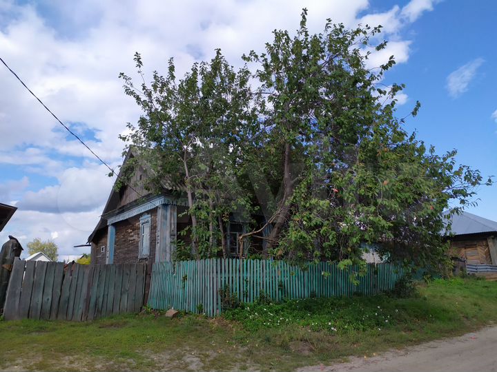 Дом 31,8 м² на участке 12 га