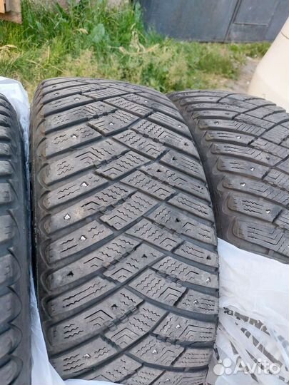 Goodyear Ultragrip Ice Arctic 205/55 R16