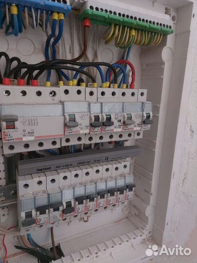 Услуги электрика монтаж установка штробление и др