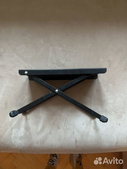 Подставка под ногу гитариста